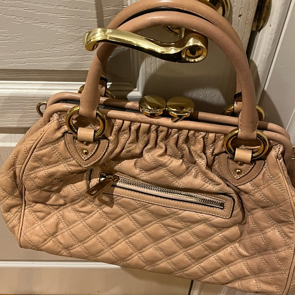 Marc Jacobs quilted leather “ Stam” bag with brass accents - Picture 2 of 12